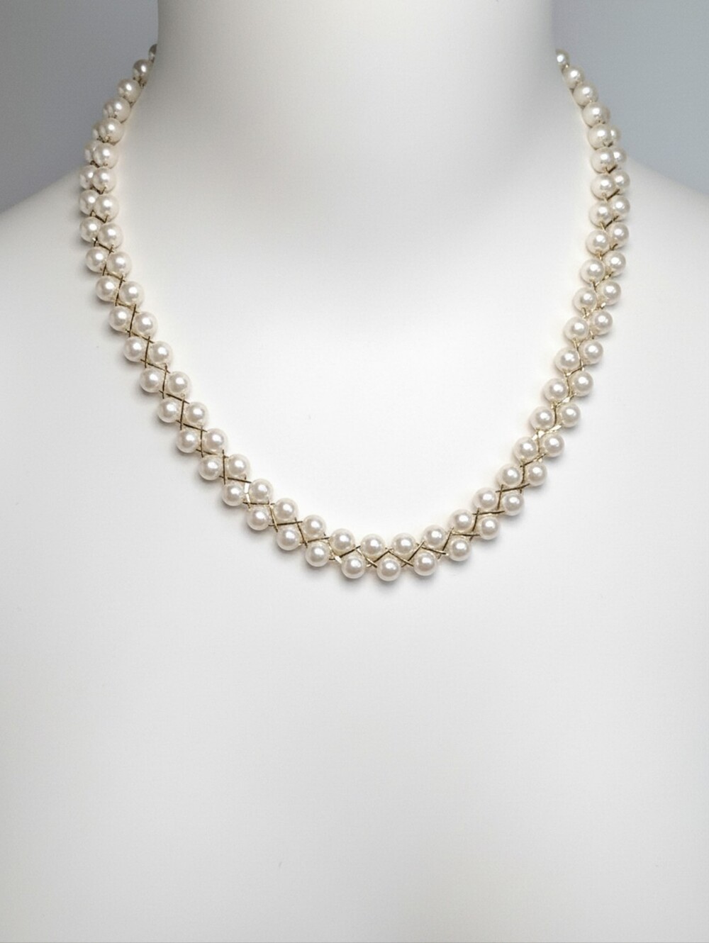 Avon | Vintage | Criss-Cross Pearl Necklace